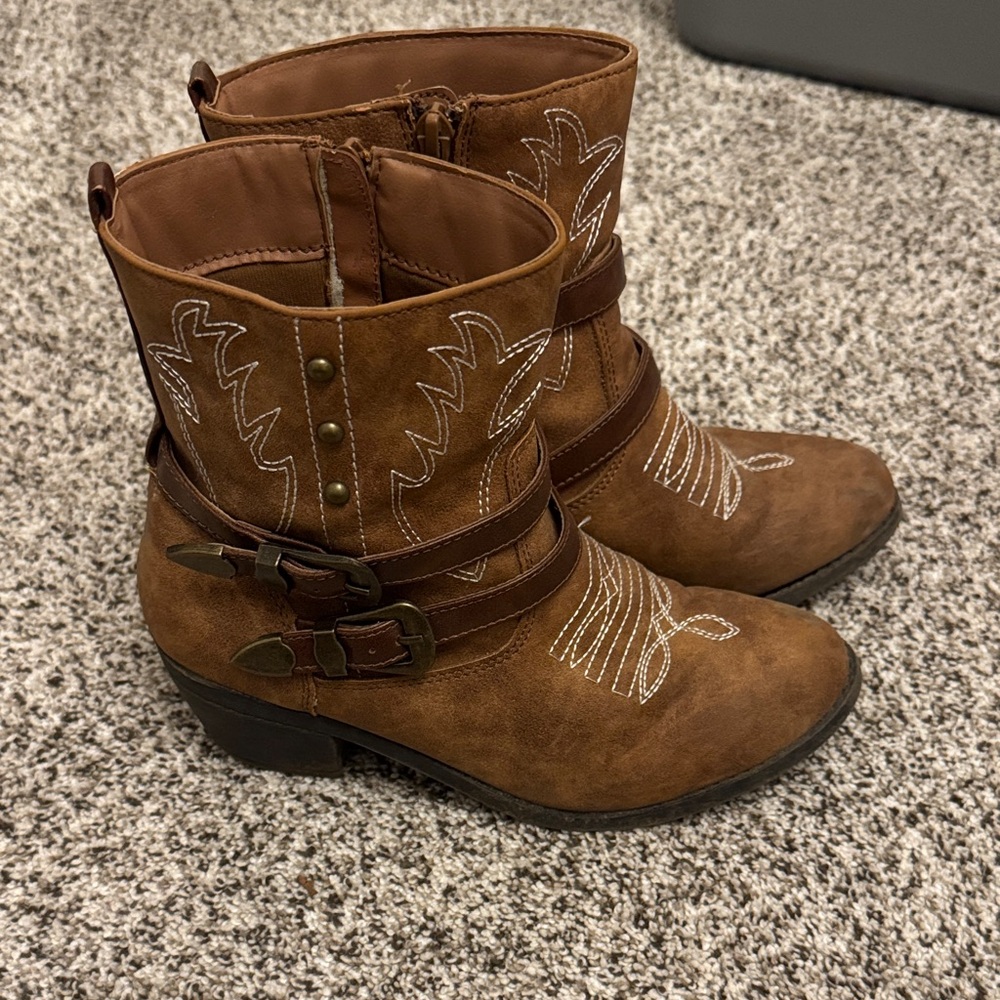 Faded Glory Brown Ankle Boots